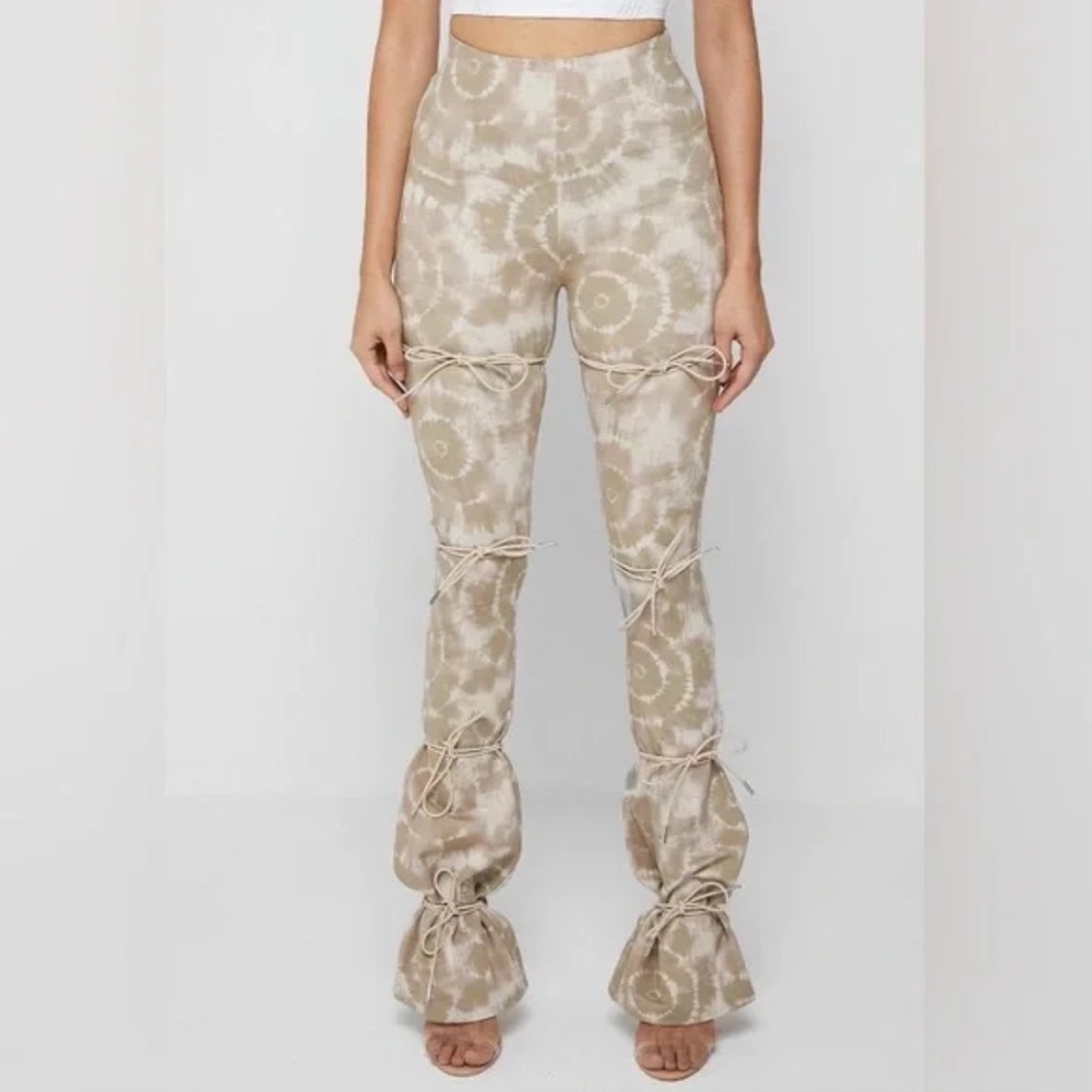 ❤️ Maniere de Voir Tan Printed Tie Up Dye High Waisted Flared Legging Pants 6 - Picture 3 of 15